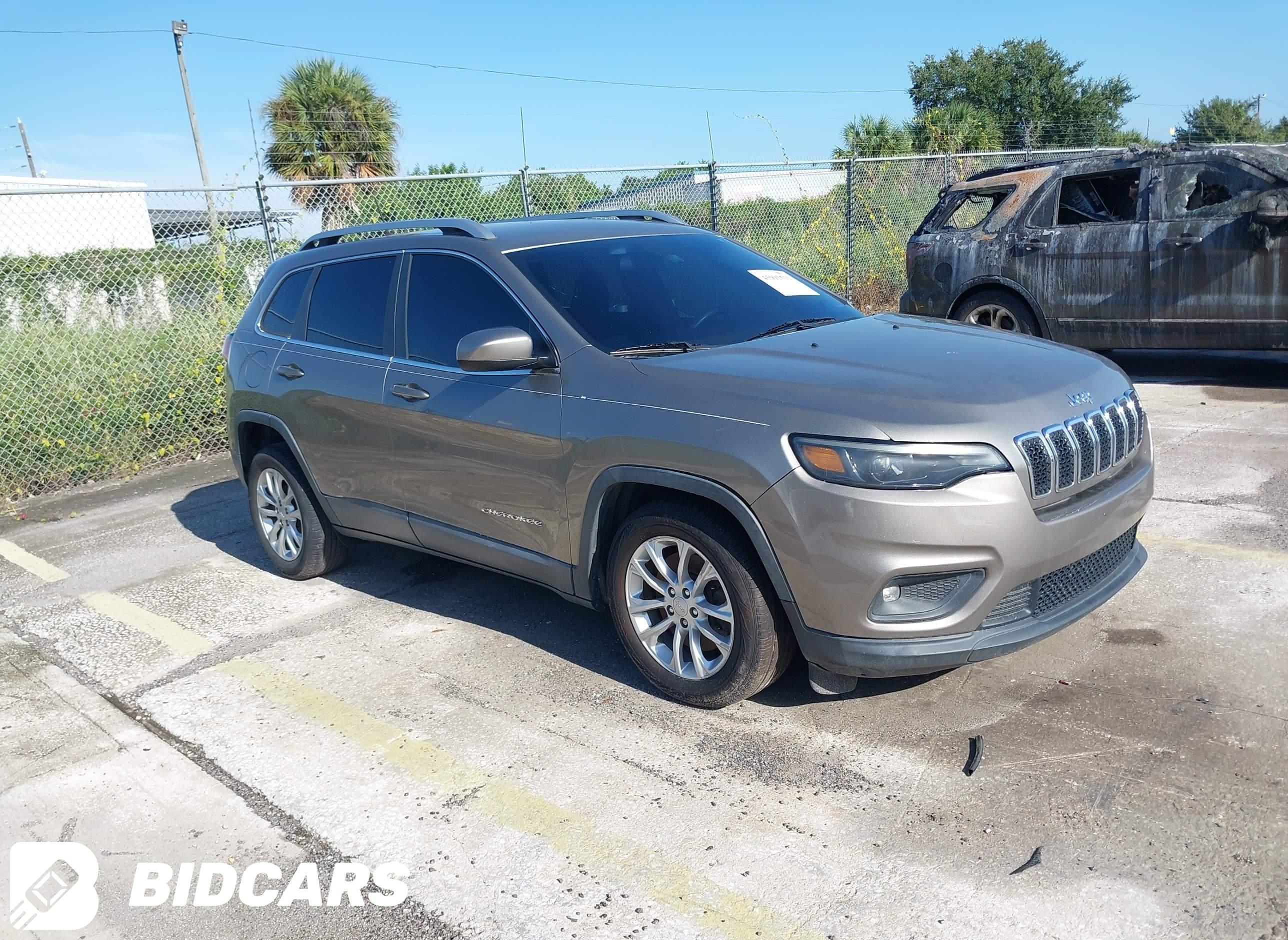 2019 Jeep Cherokee, Latitude
