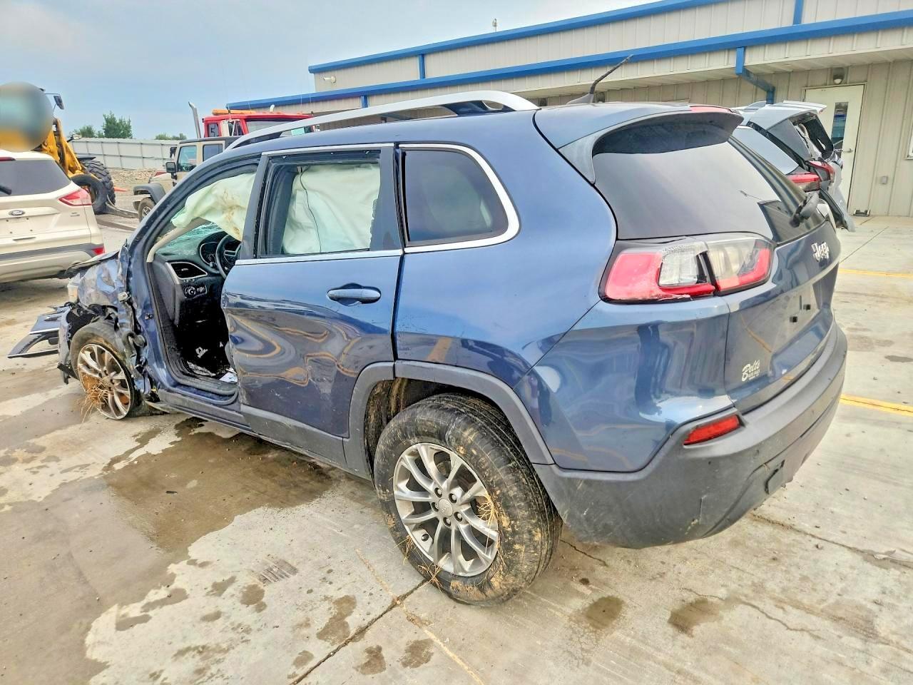 2019 Jeep Cherokee, Latitude...