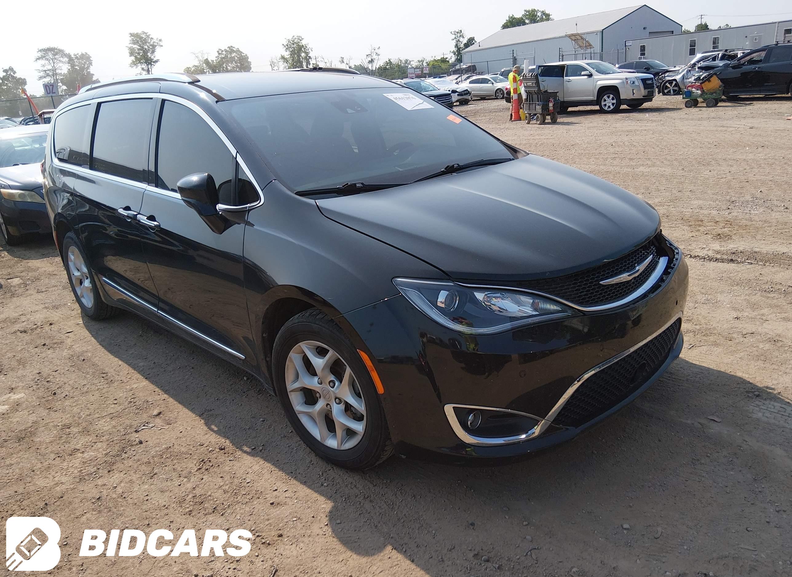 2017 Chrysler Pacifica, Touri...