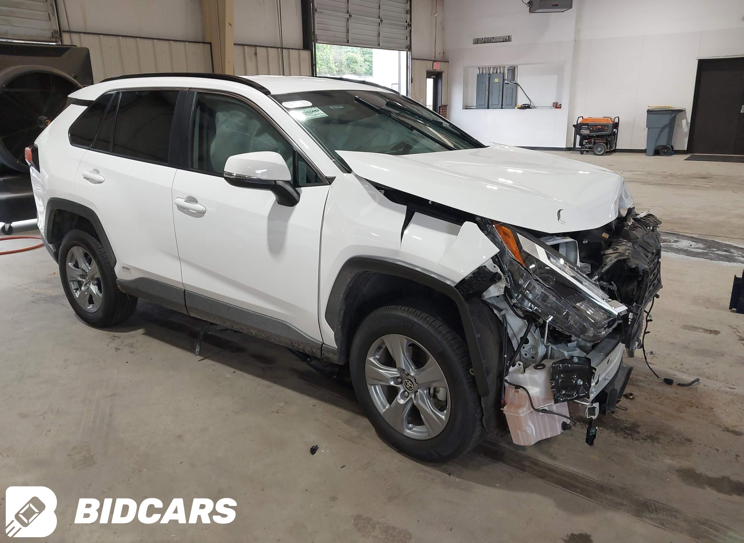2025 Toyota RAV4, Hybrid Xle