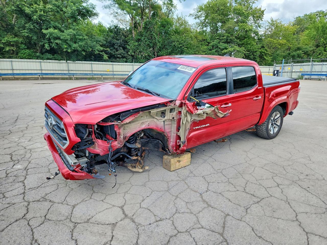 2016 Toyota Tacoma, Limited