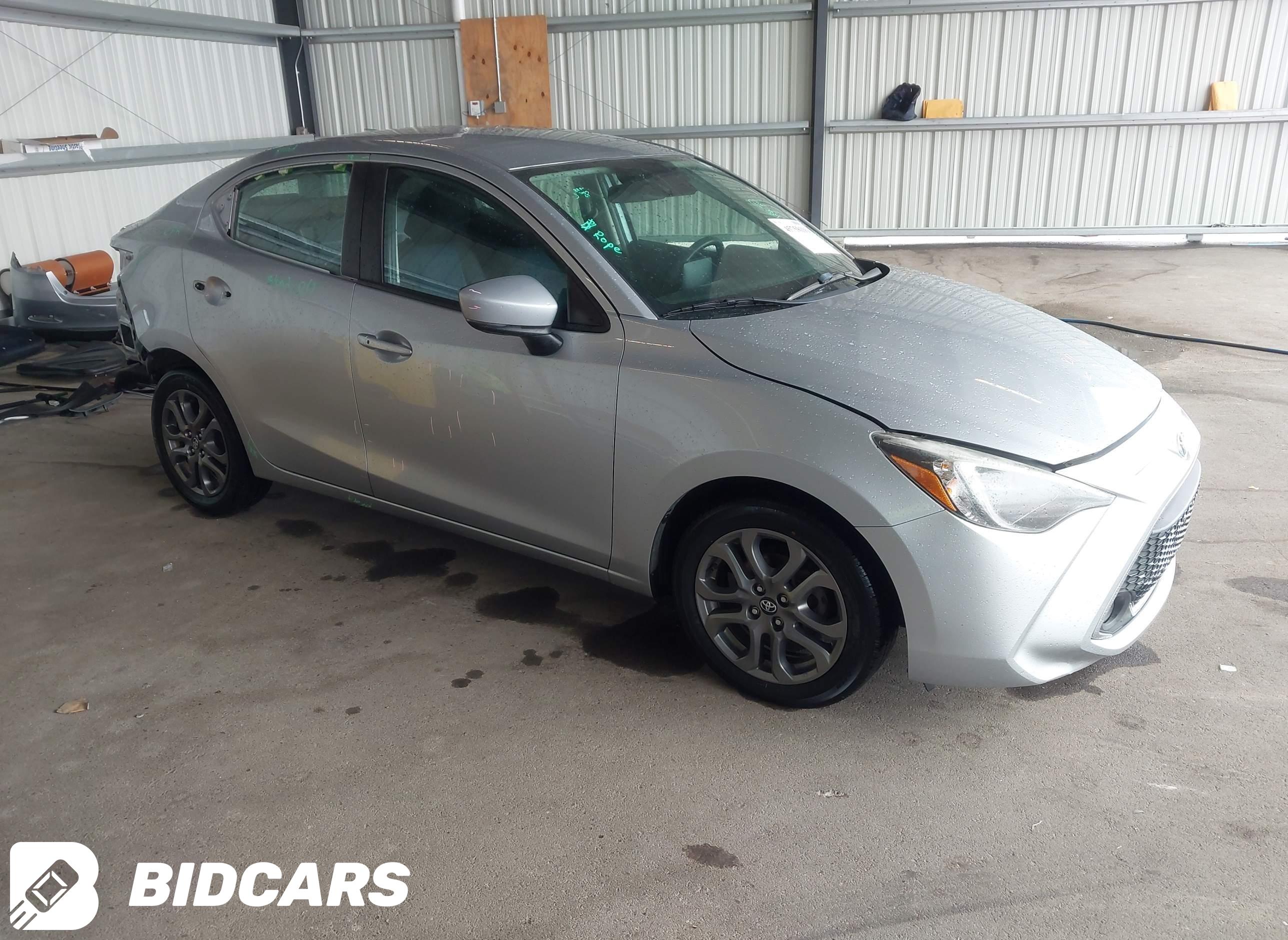 2020 Toyota Yaris, LE