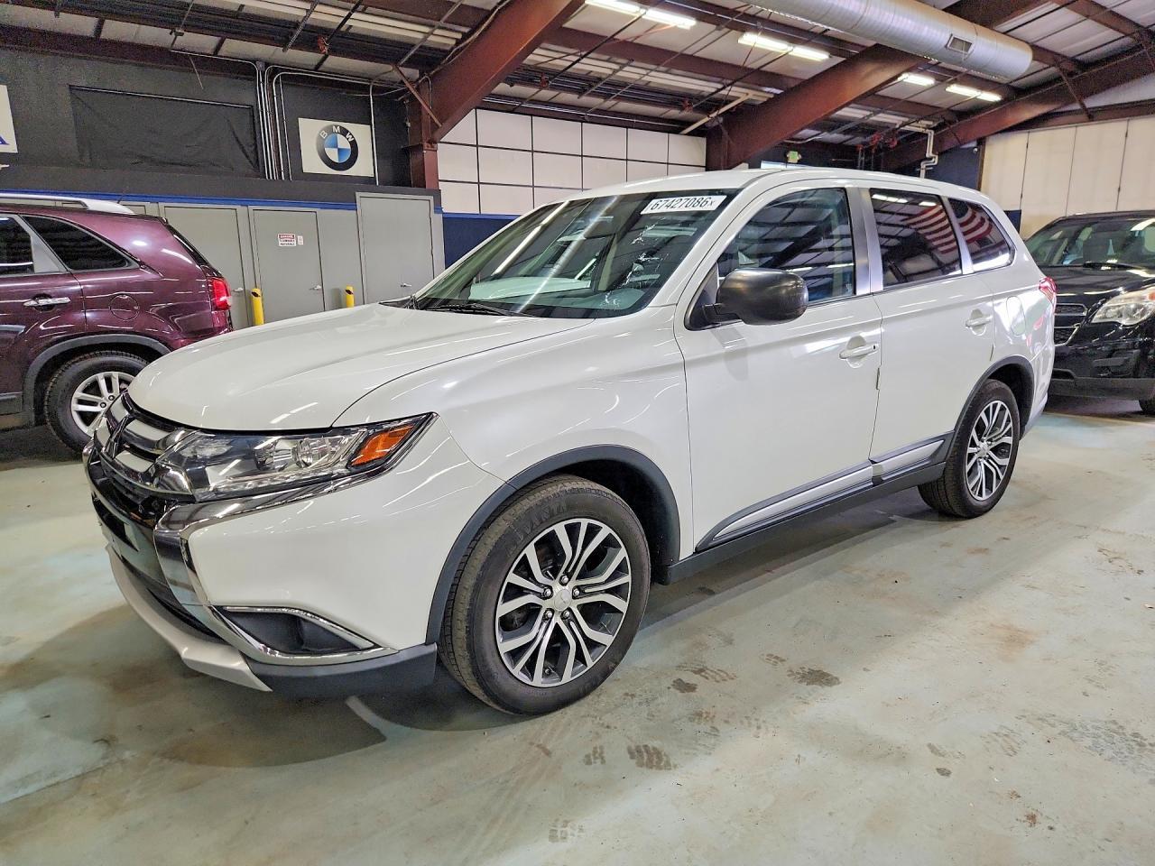 2017 Mitsubishi Outlander, ES