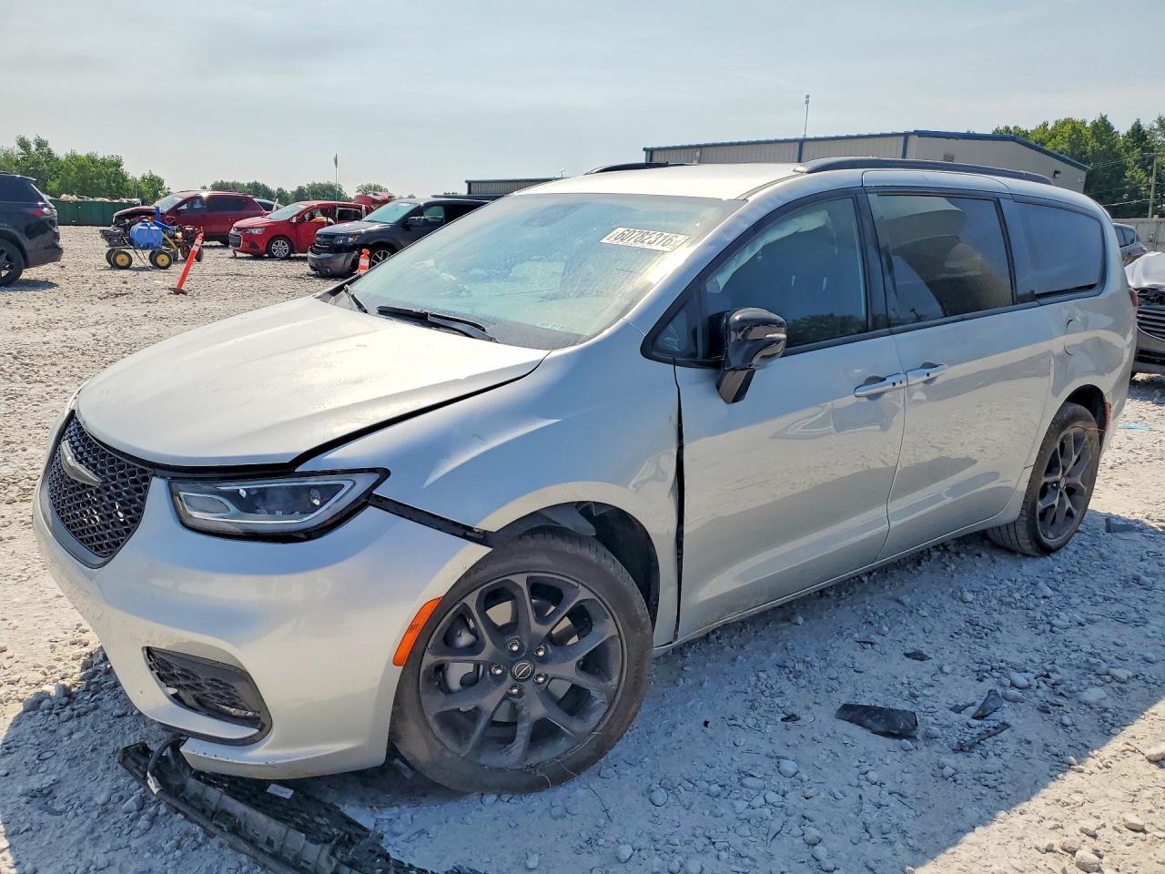 2026 Chrysler Pacifica, Select