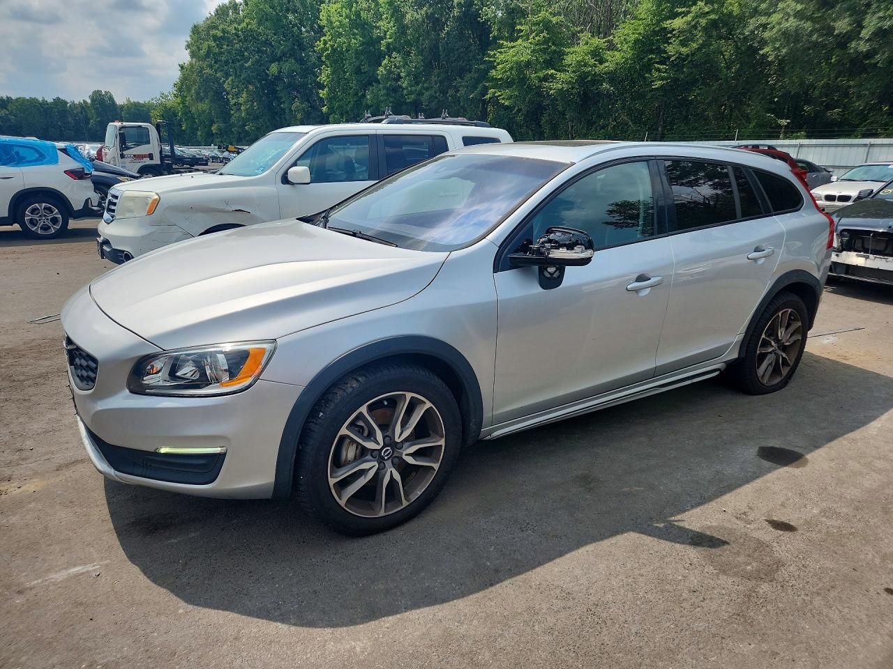 2017 Volvo V60, Premier