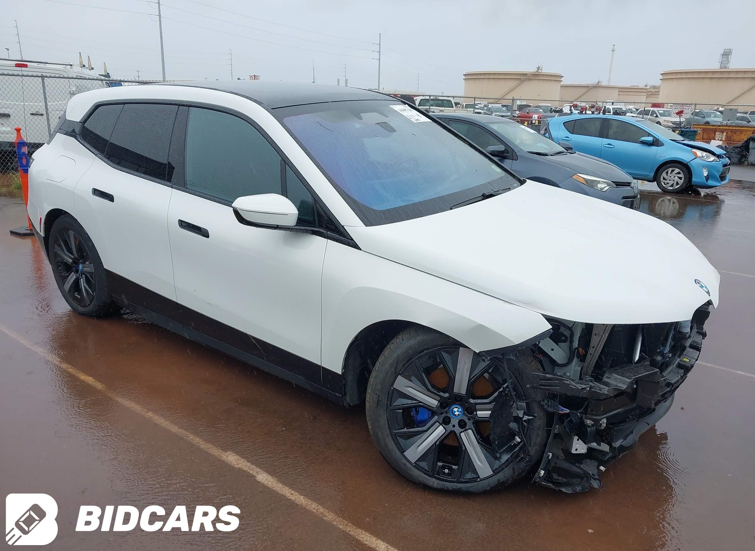 2025 BMW IX, Xdrive50