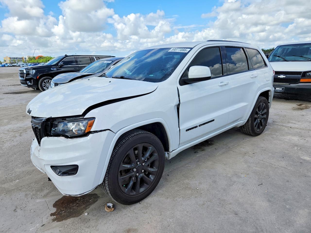 2021 Jeep Grand Cherokee, Laredo