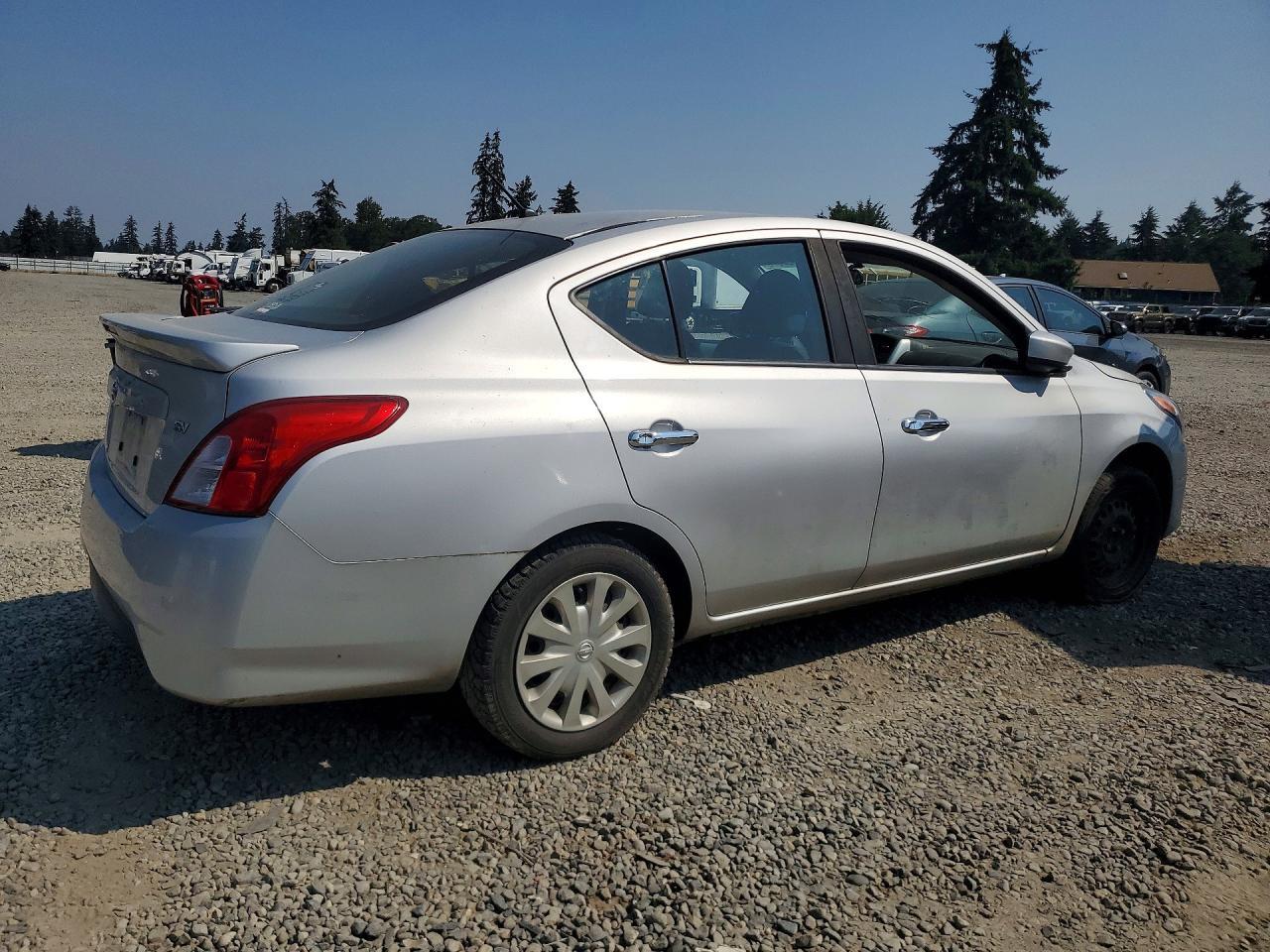 2019 Nissan Versa, SV