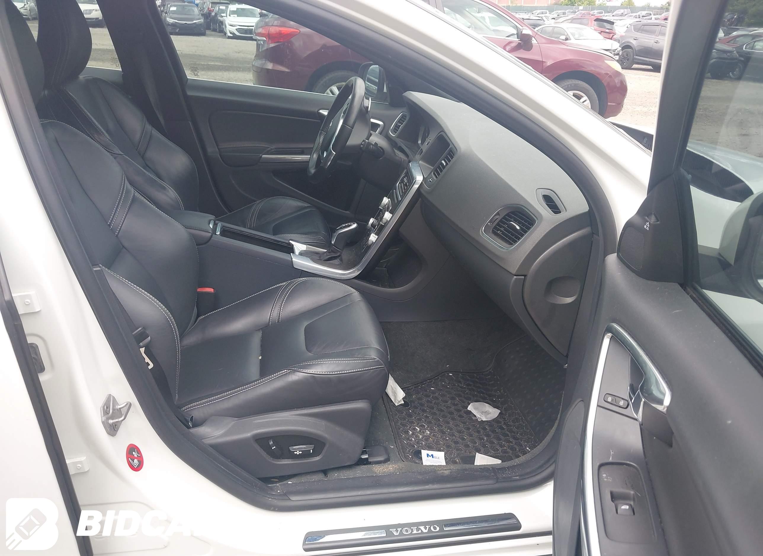 2015 Volvo V60, T5 Premier