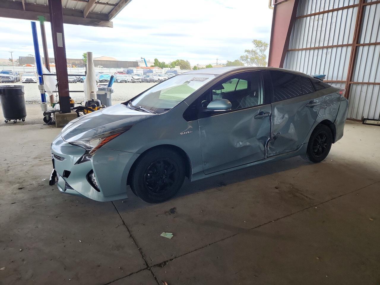 2016 Toyota Prius, Three Touring