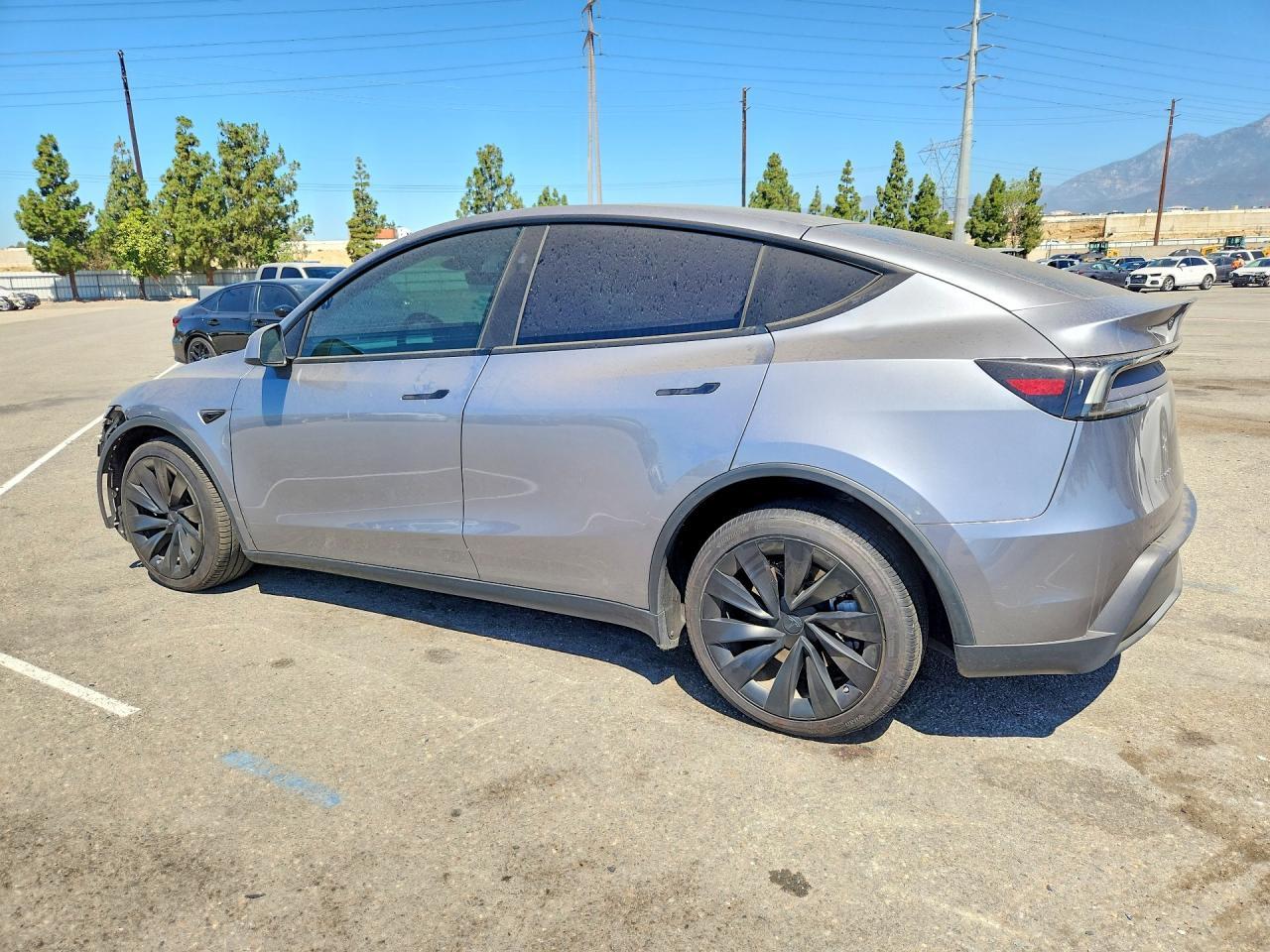 2026 Tesla MODEL Y