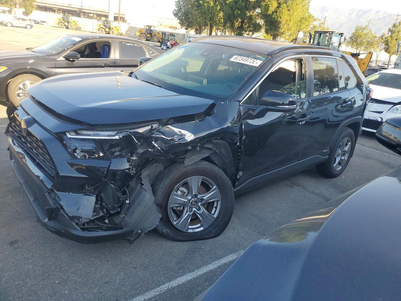2025 Toyota RAV4, Xle