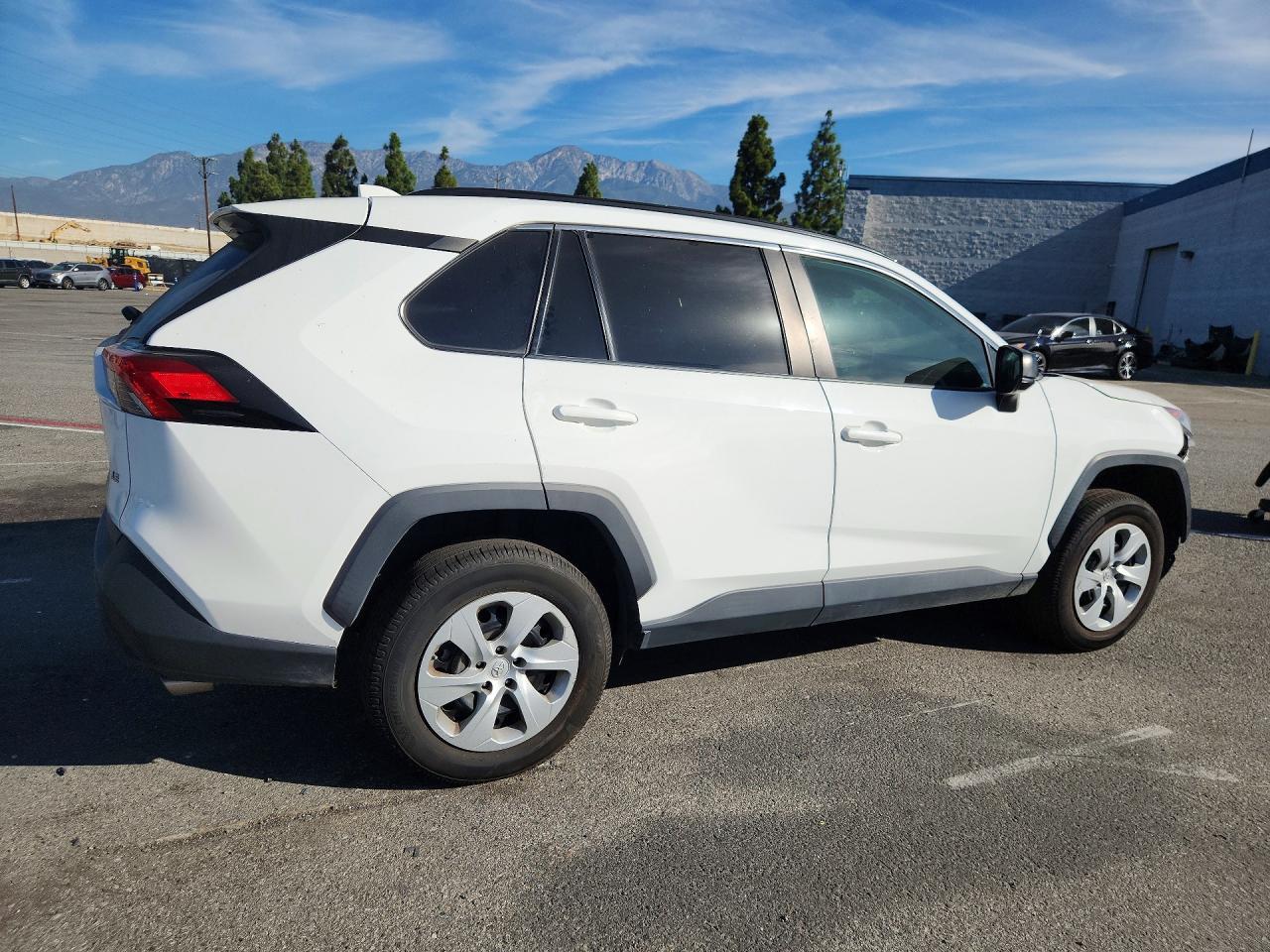 2020 Toyota RAV4, LE