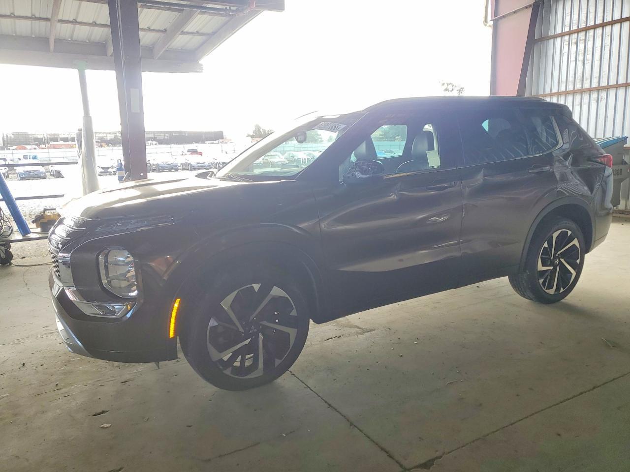 2022 Mitsubishi Outlander, Sel