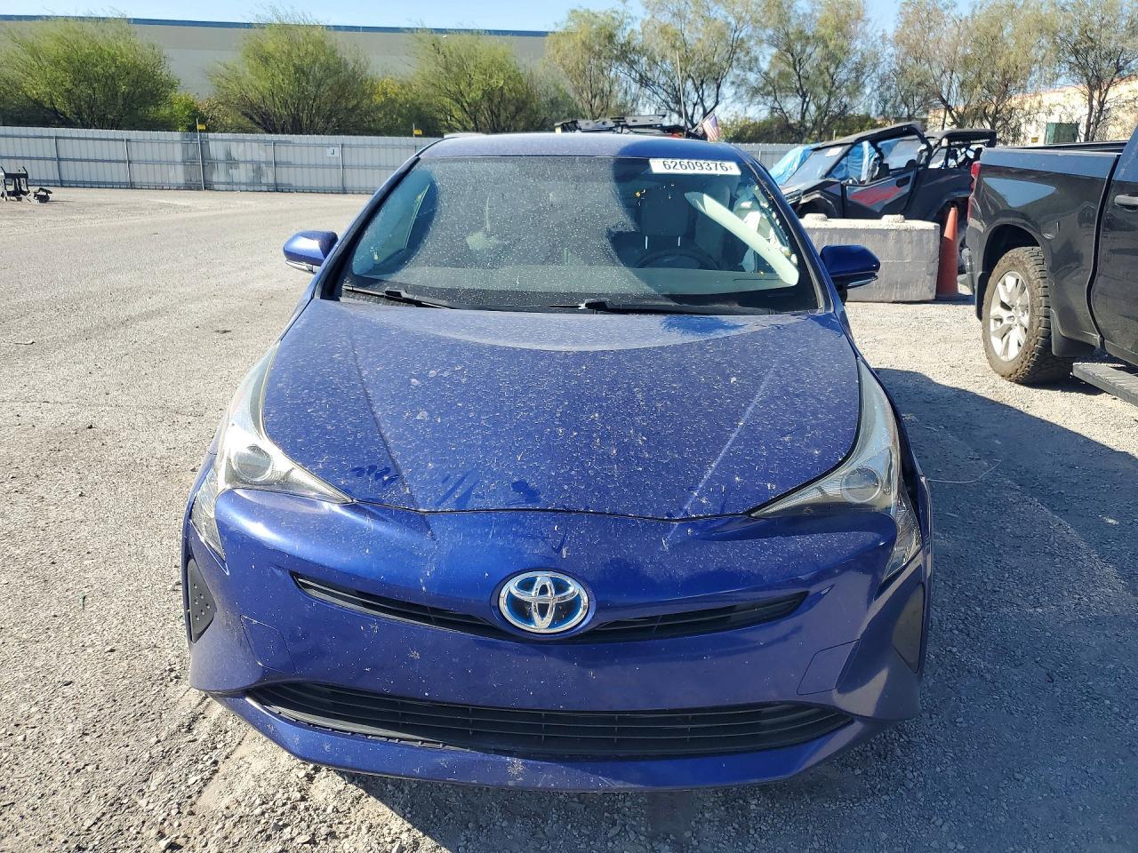 2016 Toyota Prius, Two