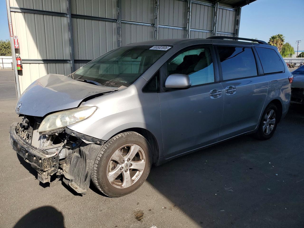 2015 Toyota Sienna, LE