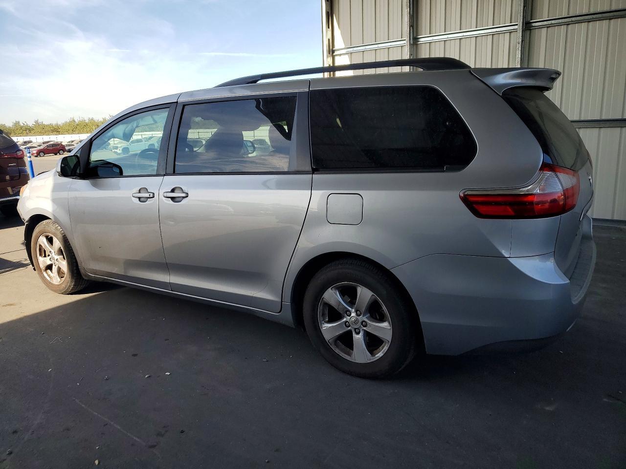 2015 Toyota Sienna, LE