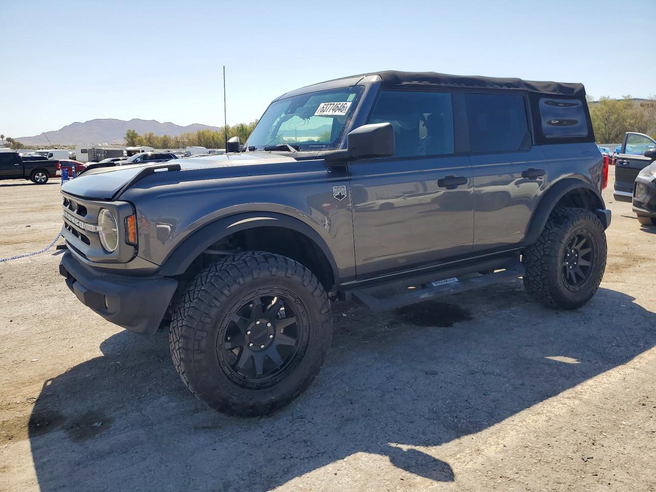 2022 Ford Bronco, Base