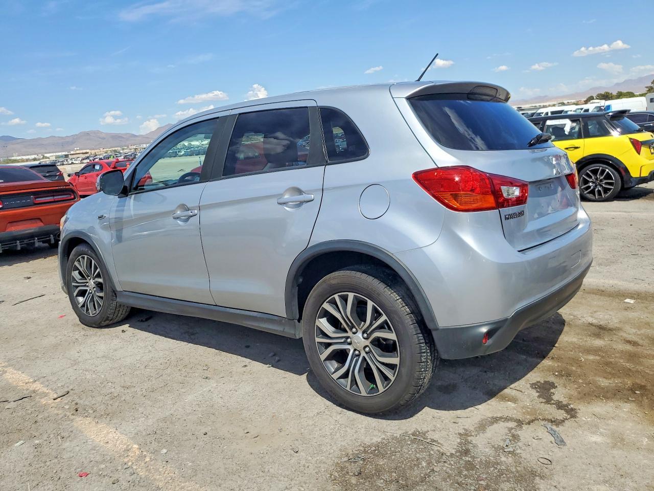 2016 Mitsubishi Outlander, ES