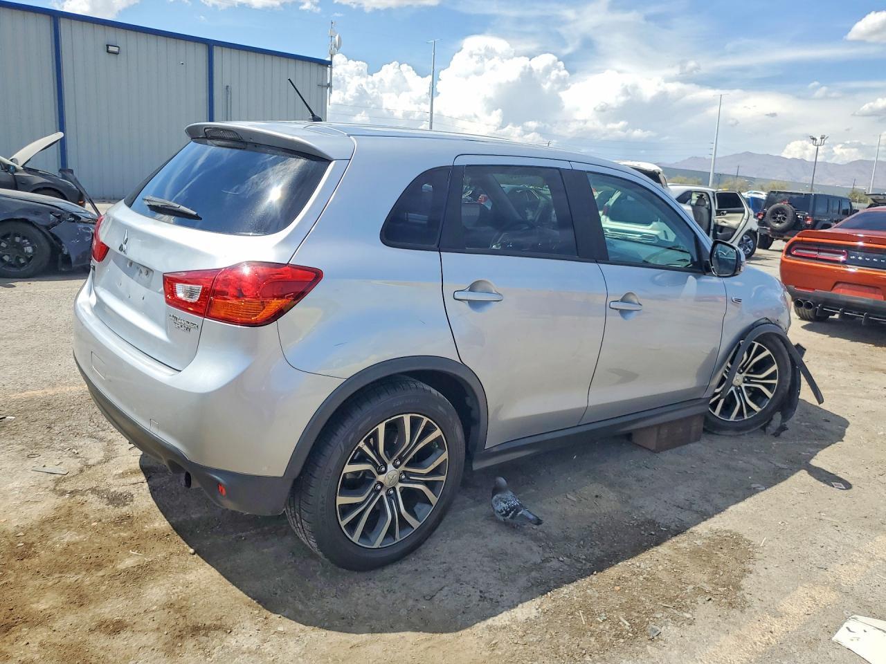 2016 Mitsubishi Outlander, ES