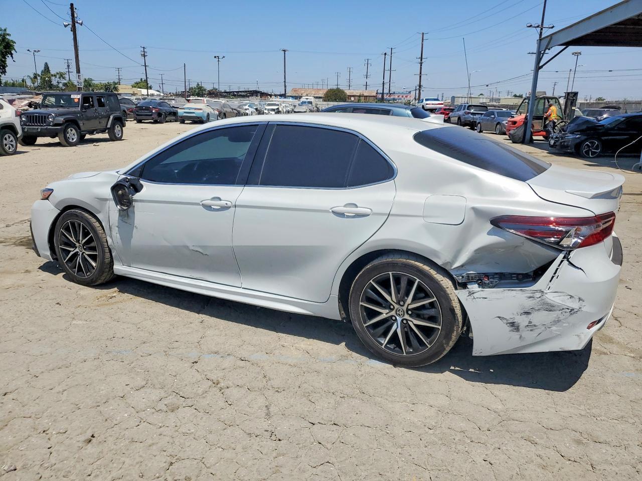 2023 Toyota Camry, SE
