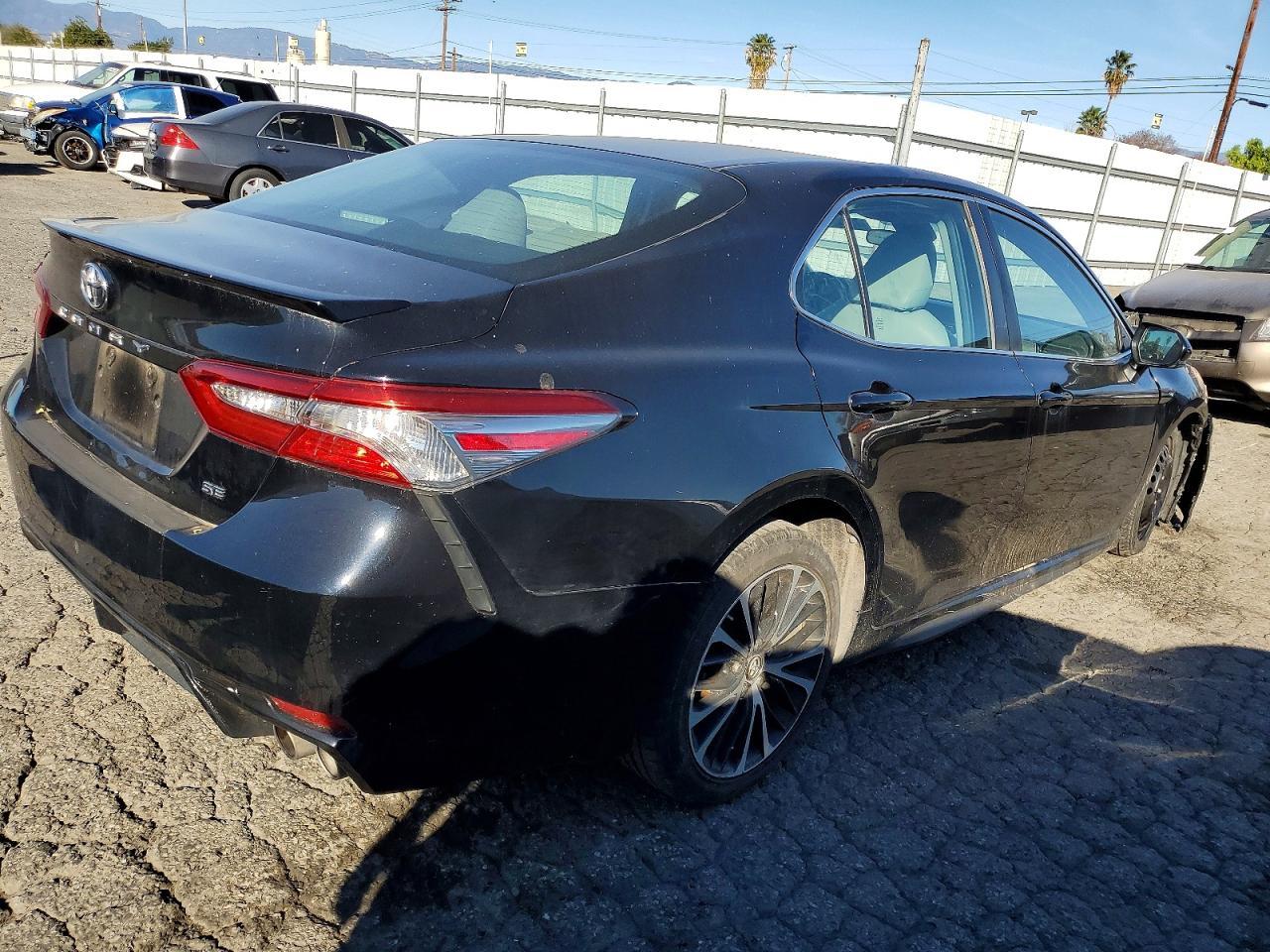 2018 Toyota Camry, L