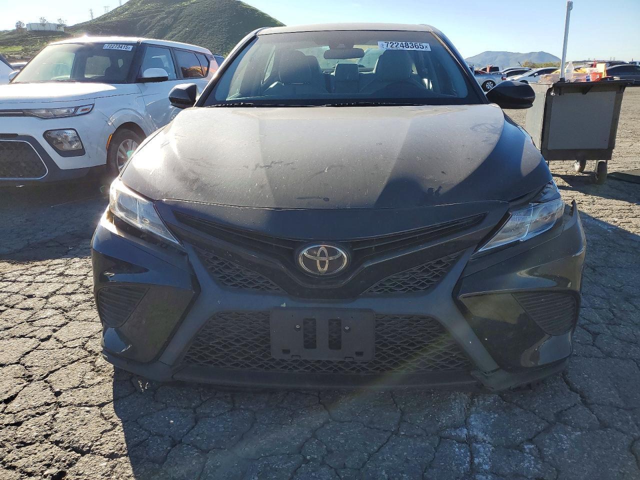 2018 Toyota Camry, L