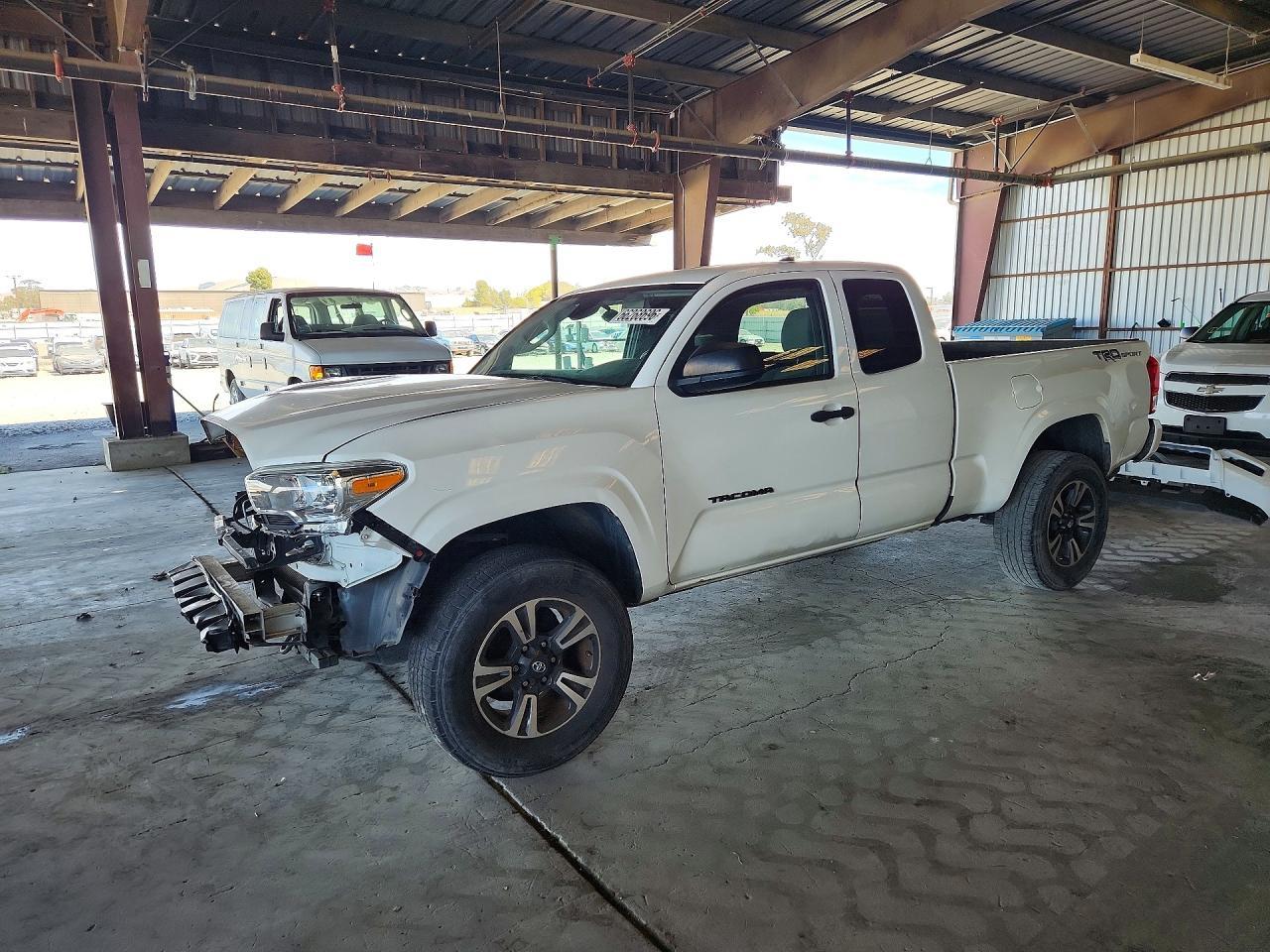 2019 Toyota Tacoma, SR