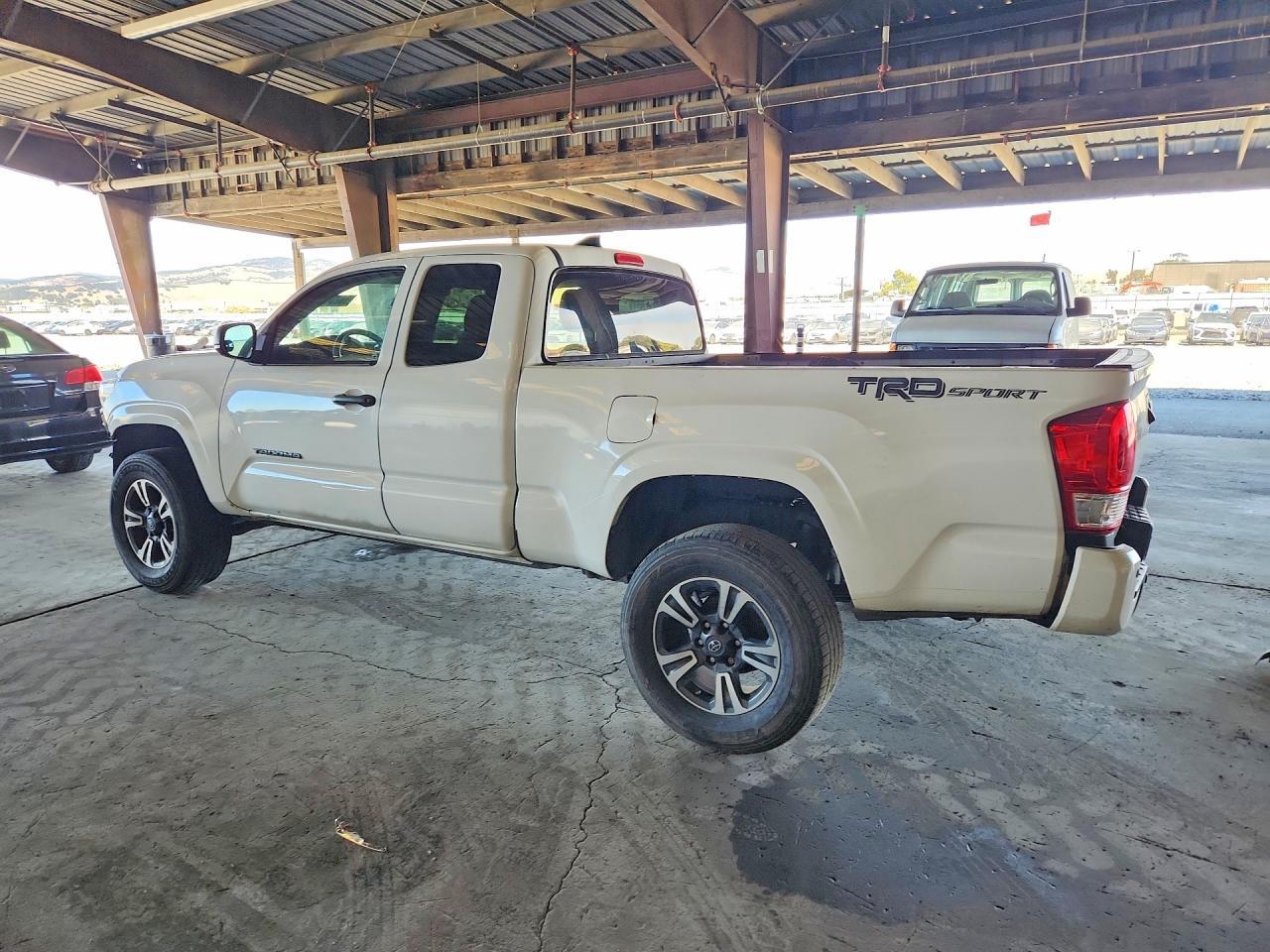 2019 Toyota Tacoma, SR