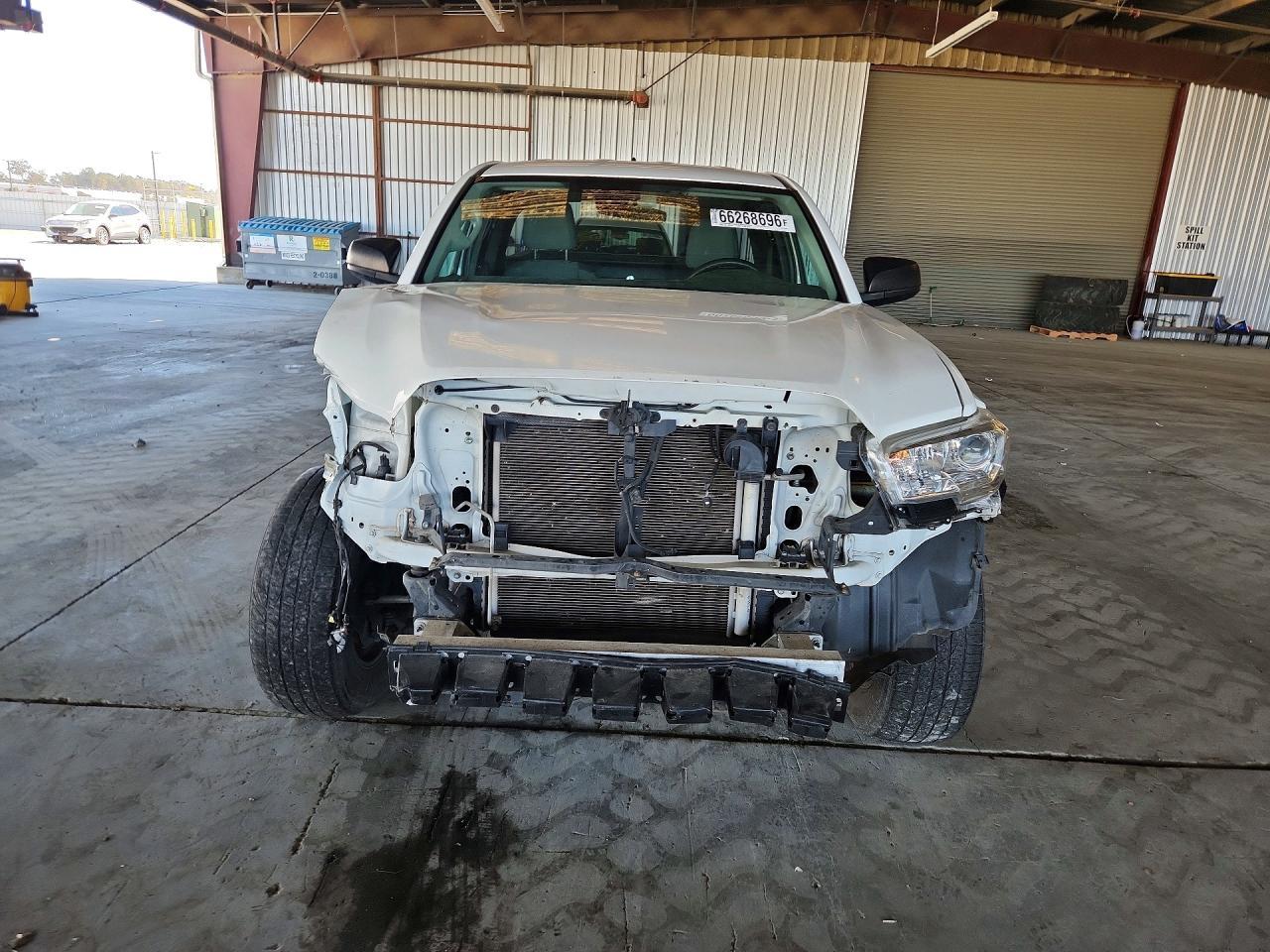 2019 Toyota Tacoma, SR