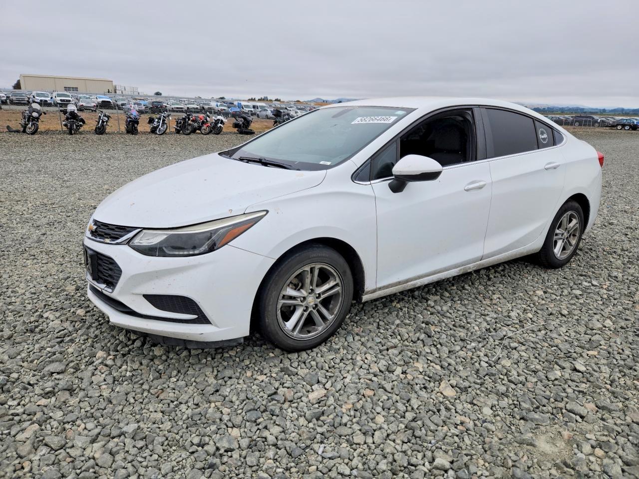 2017 Chevrolet Cruze, LT