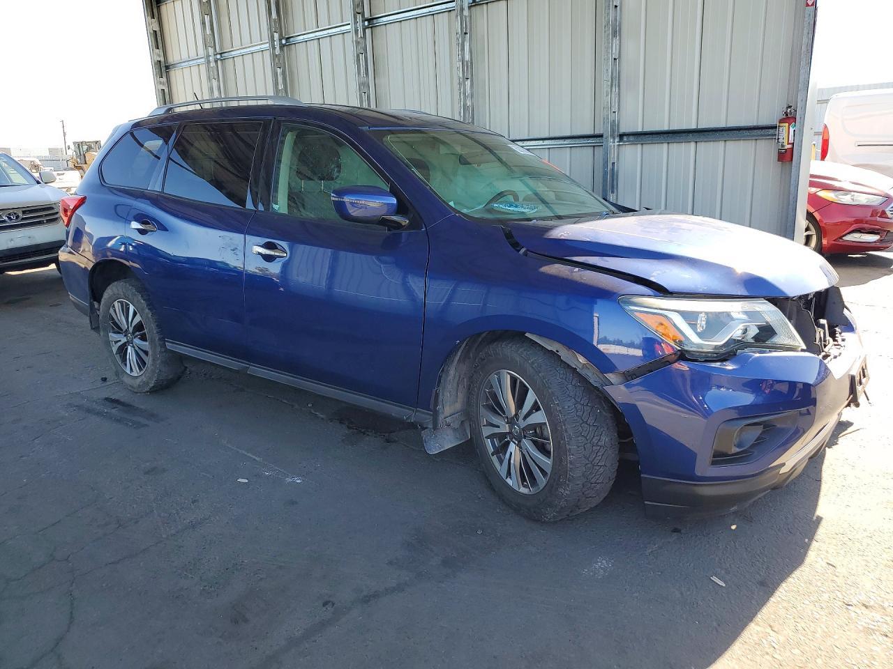 2018 Nissan Pathfinder, S