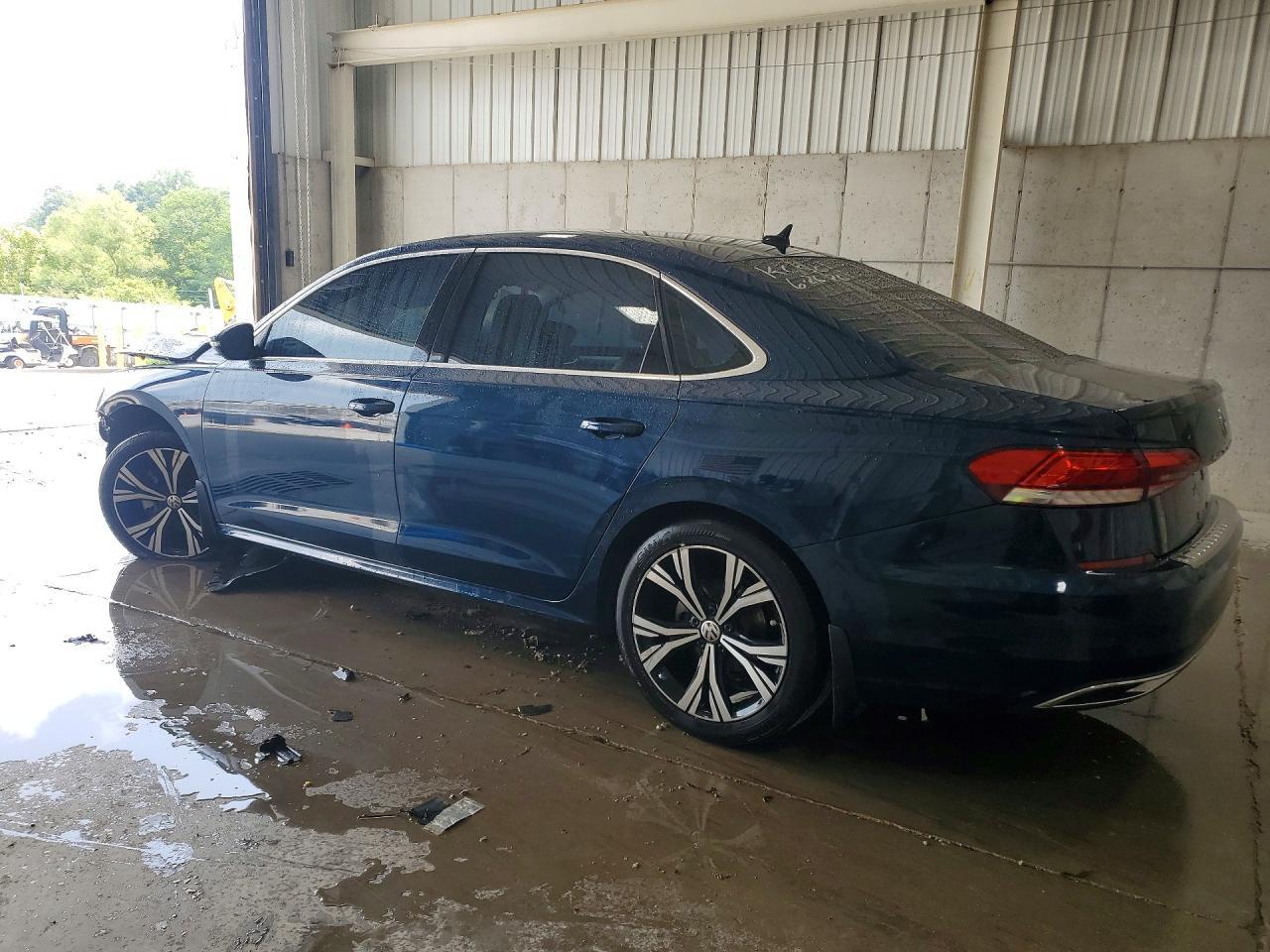 2022 Volkswagen Passat, SE