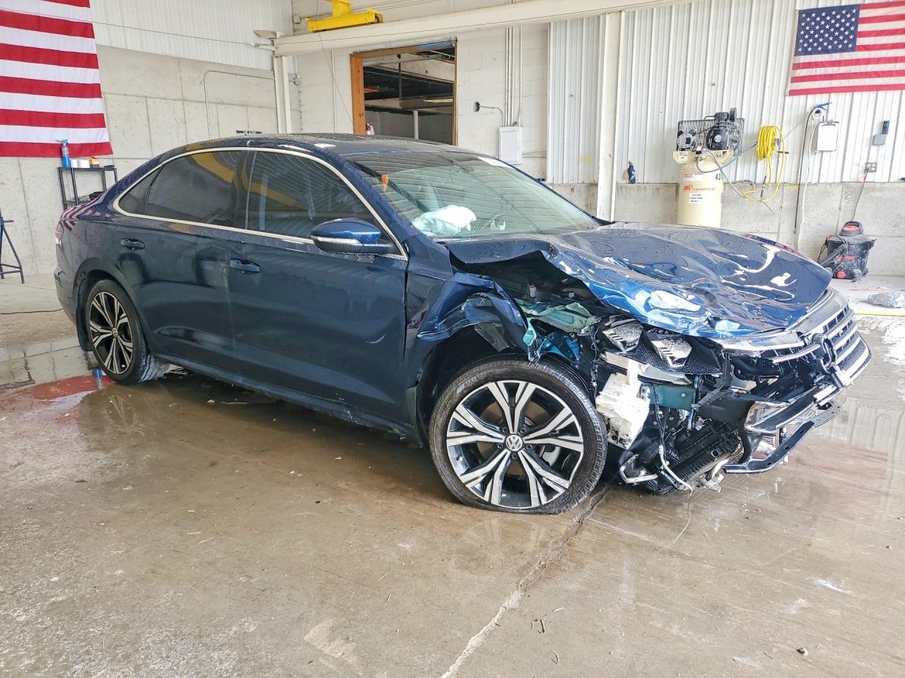 2022 Volkswagen Passat, SE