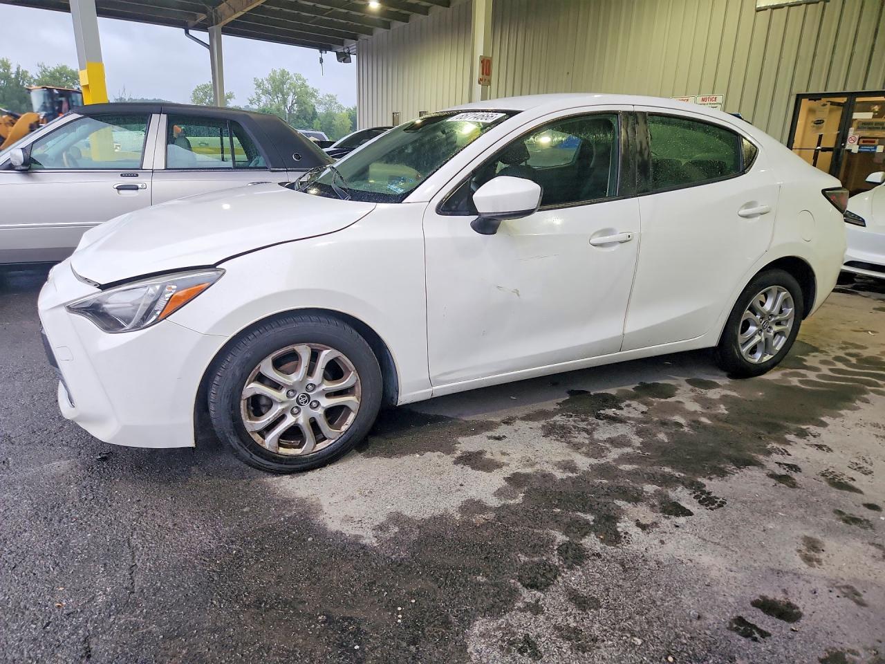 2018 Toyota Yaris, Base