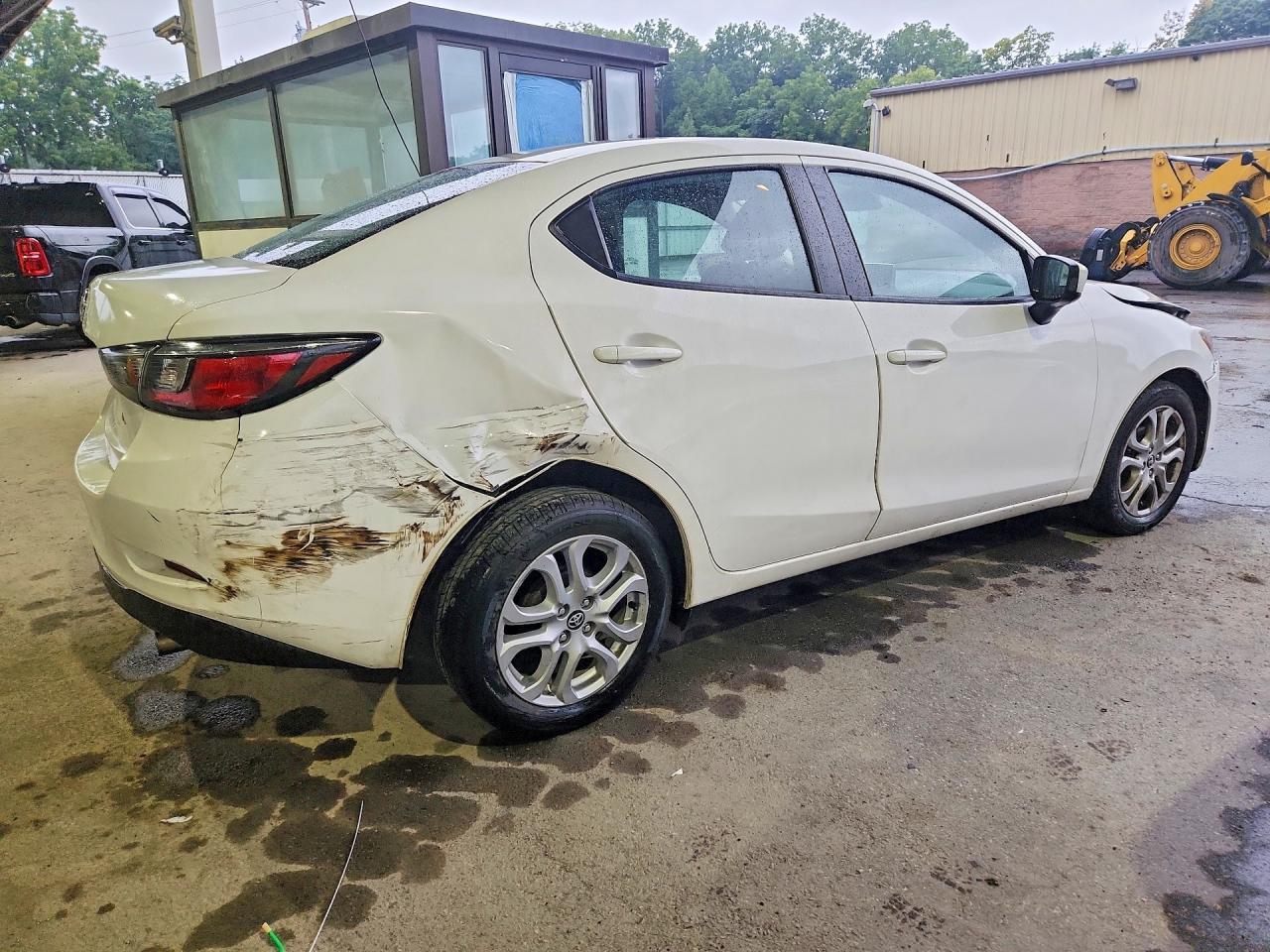 2018 Toyota Yaris, Base
