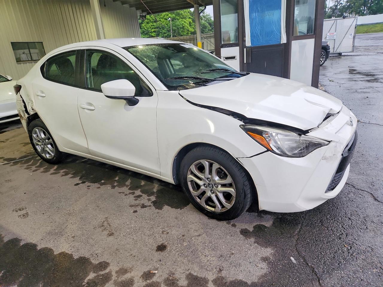 2018 Toyota Yaris, Base