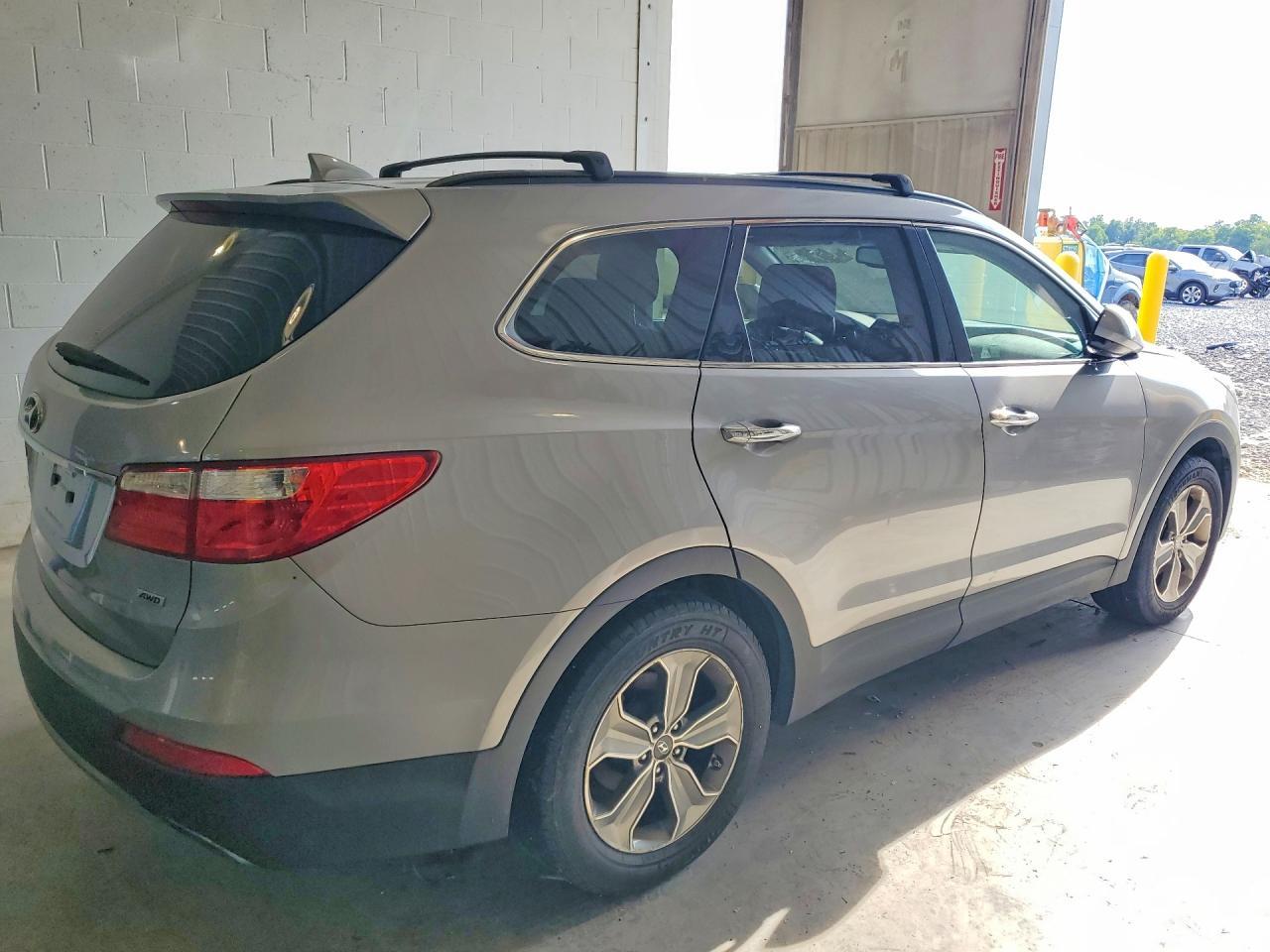 2016 Hyundai Santa Fe, SE