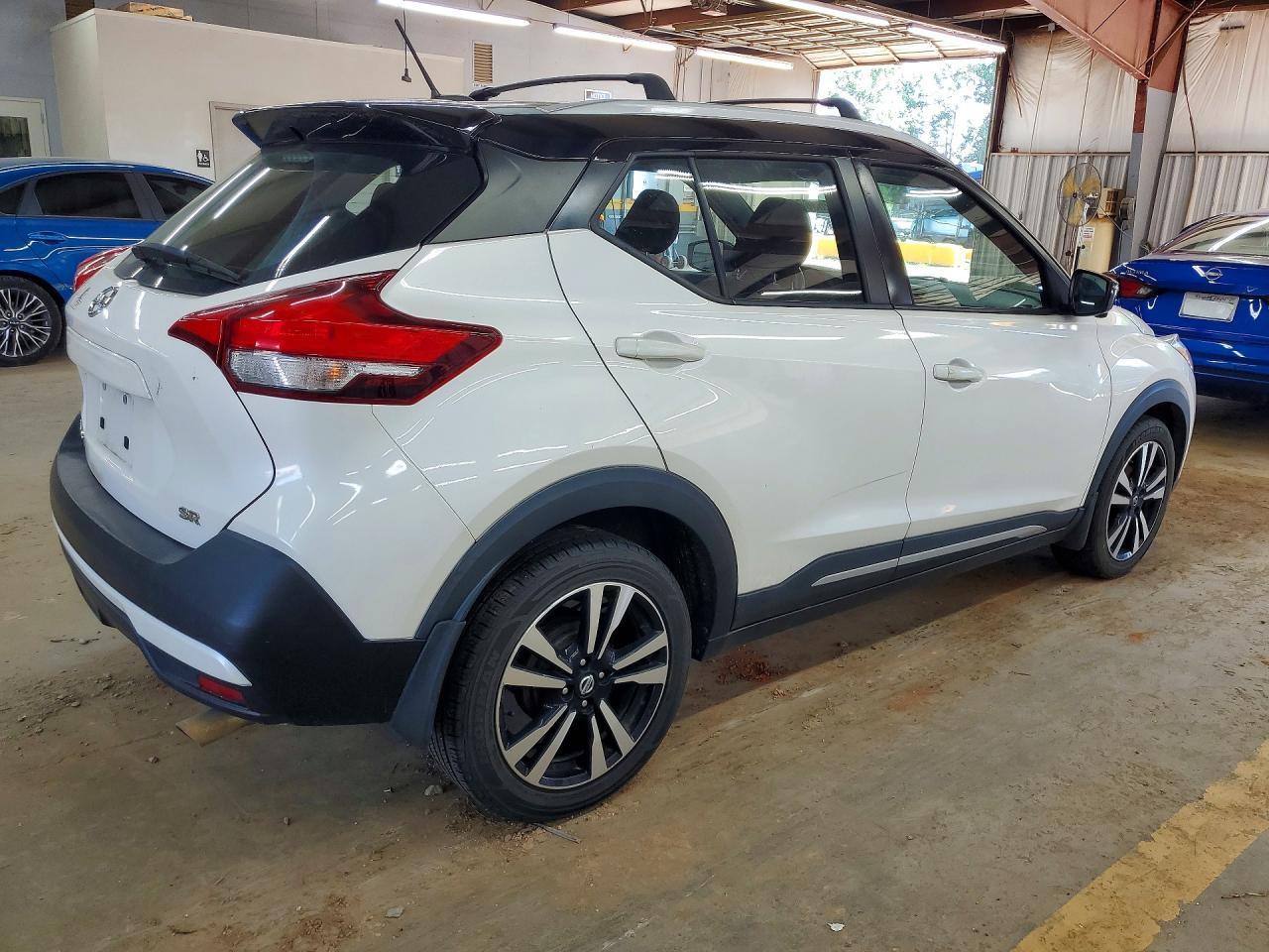 2018 Nissan Kicks, SR