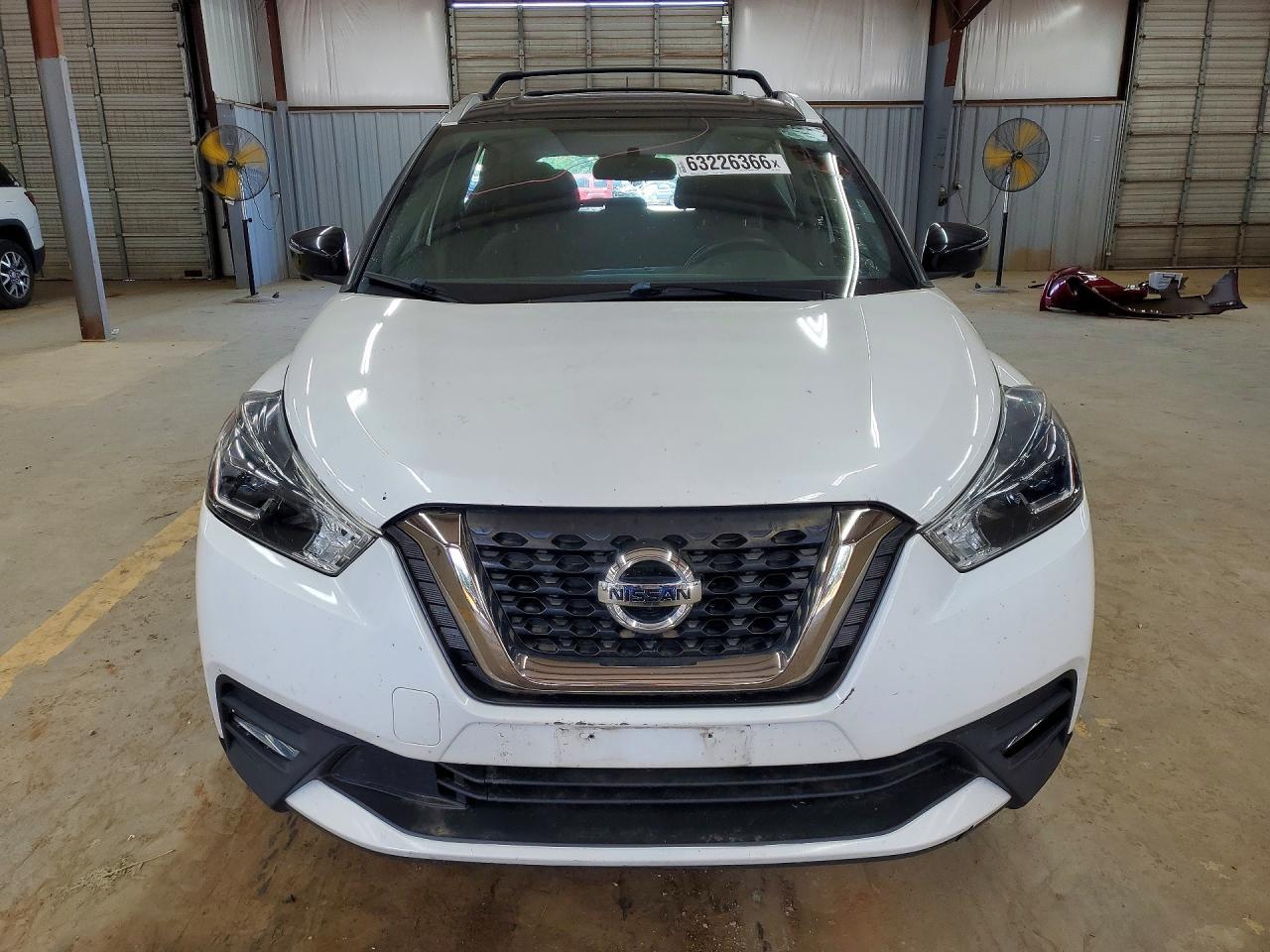2018 Nissan Kicks, SR