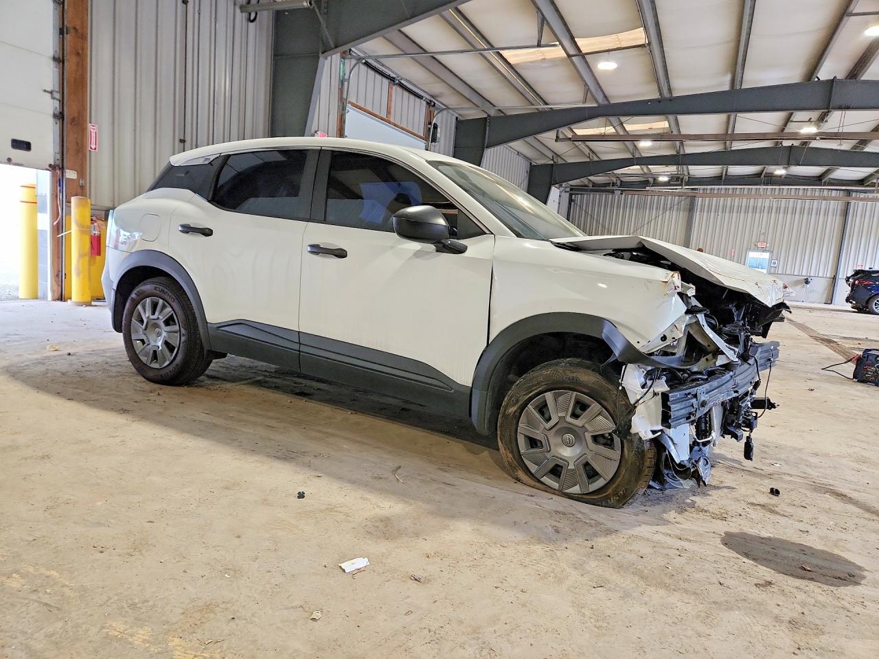 2025 Nissan Kicks, S