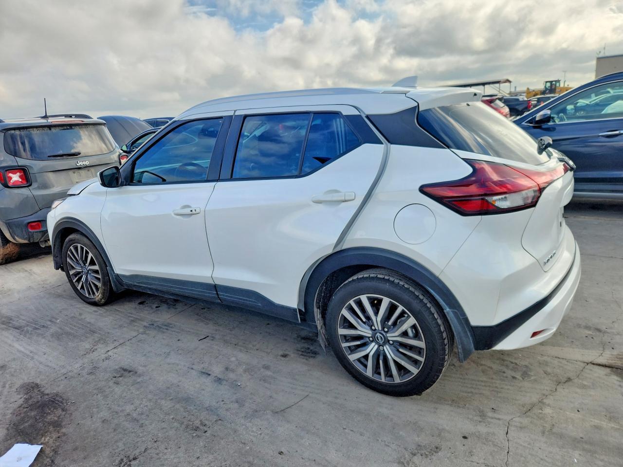 2023 Nissan Kicks, SV