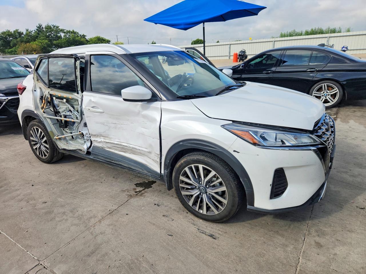 2023 Nissan Kicks, SV
