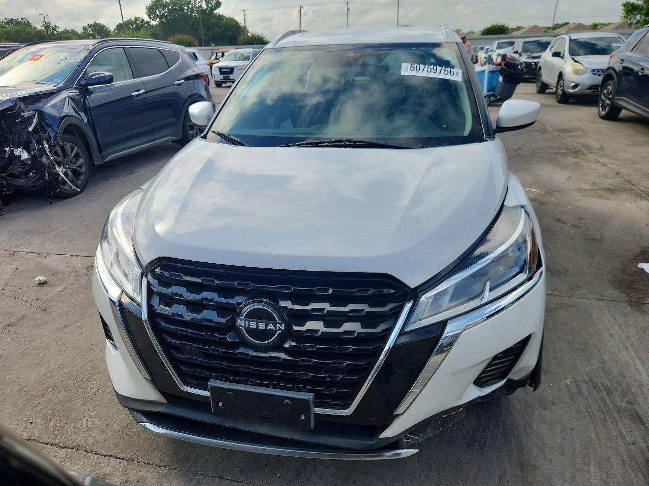 2023 Nissan Kicks, SV
