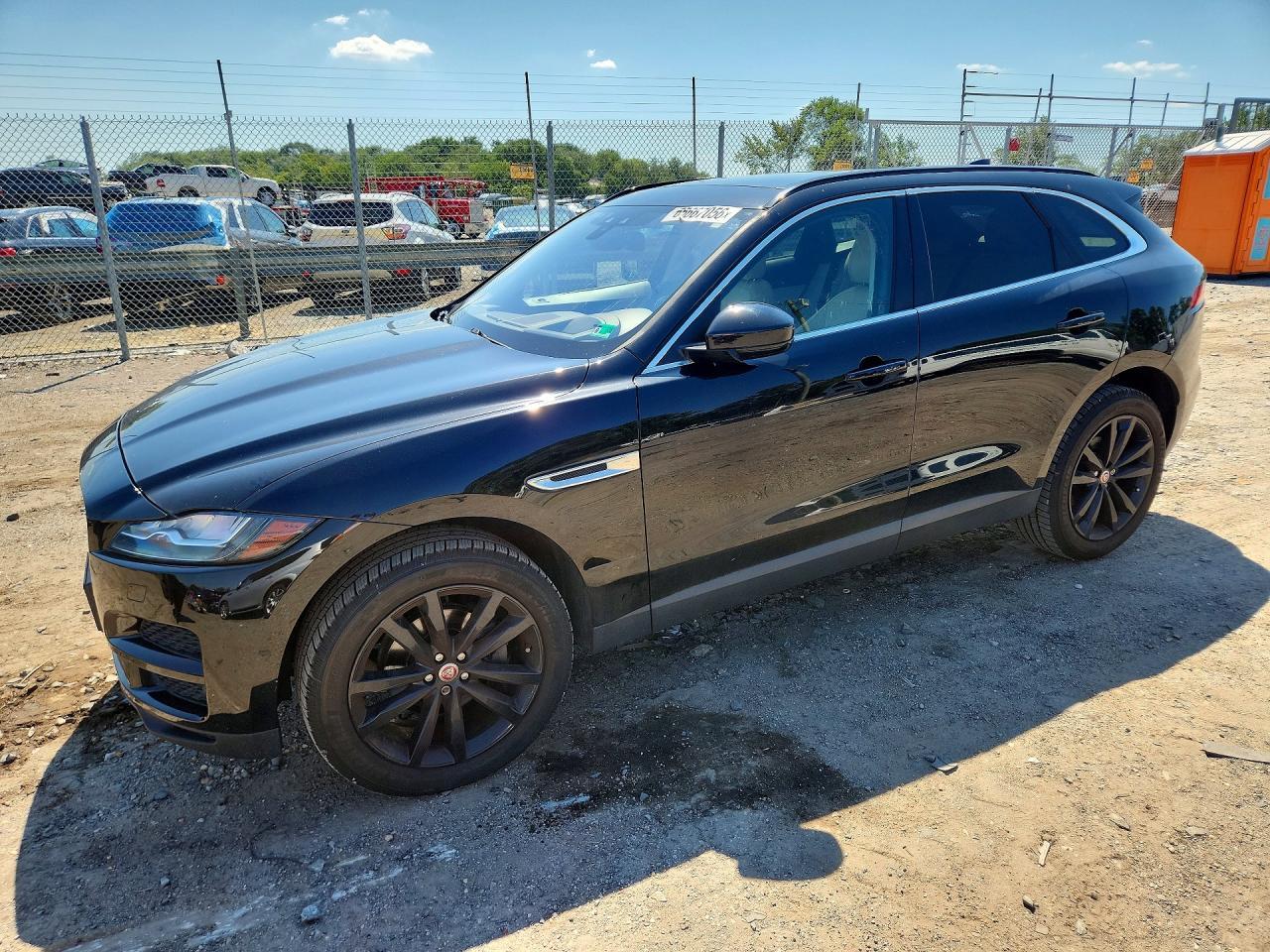 2017 Jaguar F-Pace, Prestige