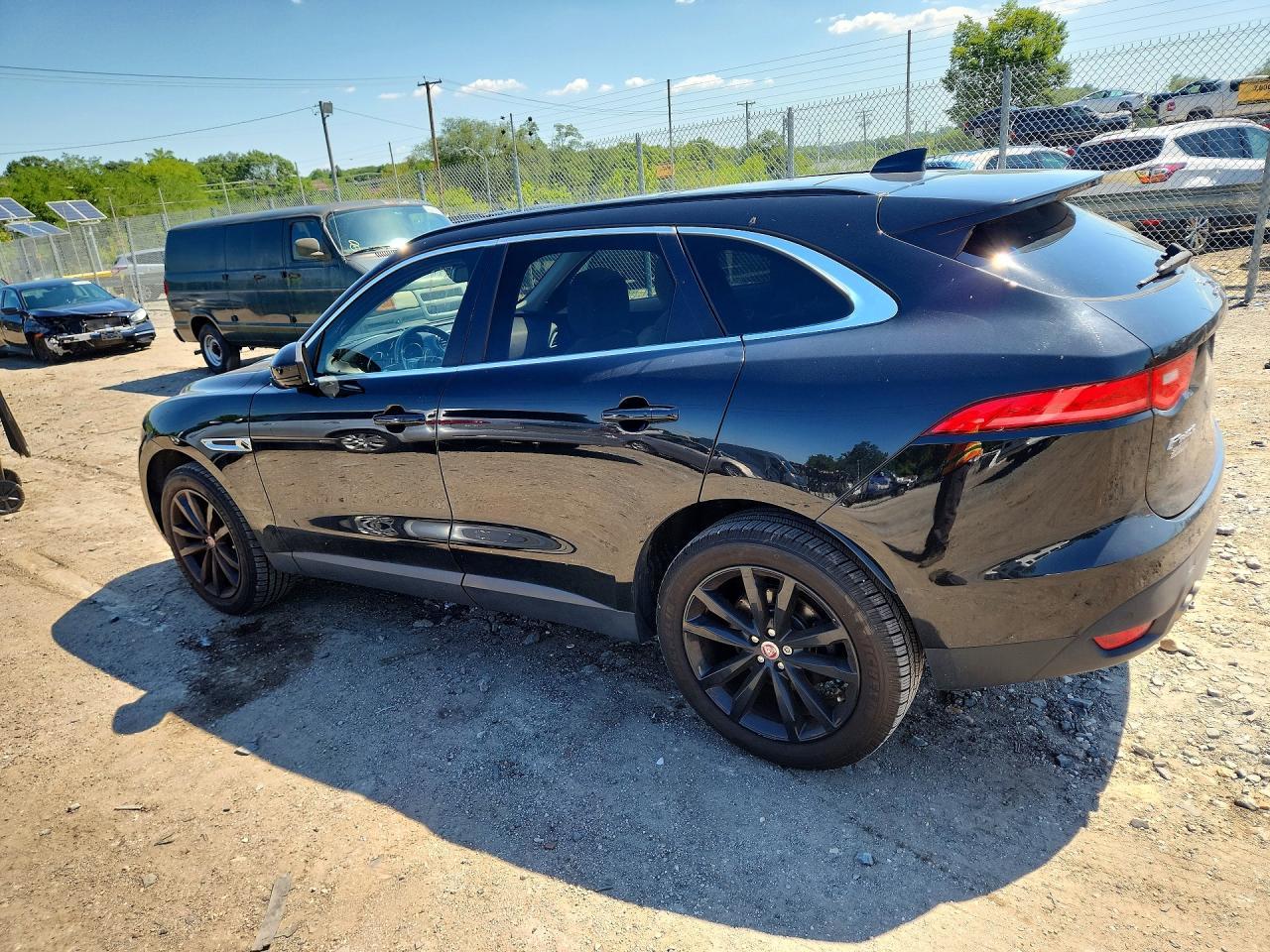 2017 Jaguar F-Pace, Prestige
