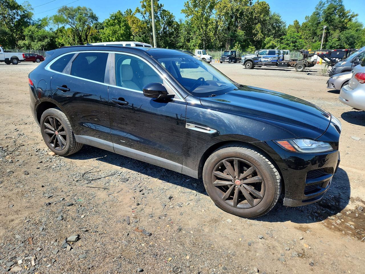 2017 Jaguar F-Pace, Prestige