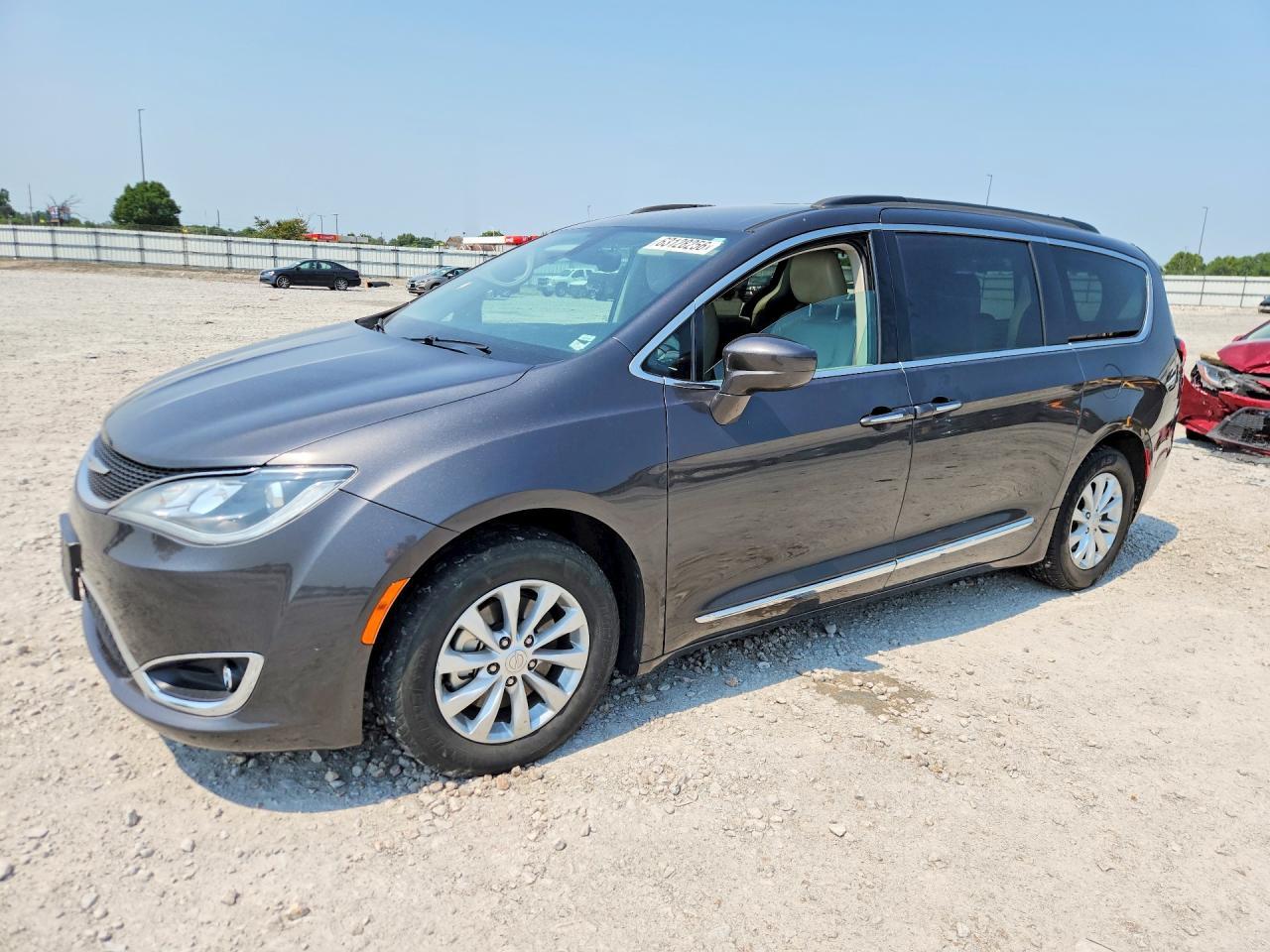 2017 Chrysler Pacifica, Touri...