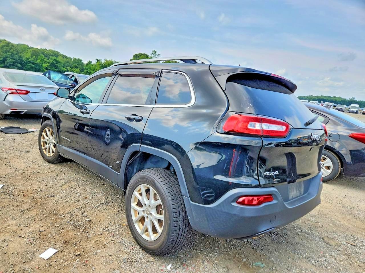 2017 Jeep Cherokee, Latitude