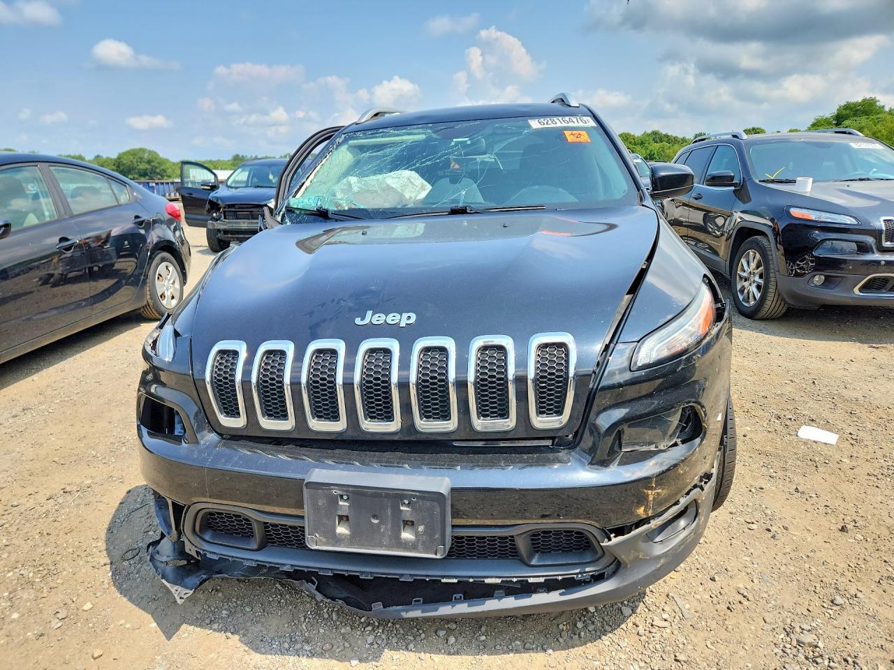 2017 Jeep Cherokee, Latitude